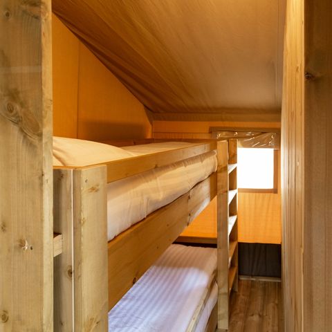 TENTE TOILE ET BOIS 4 personnes - y compris les installations sanitaires