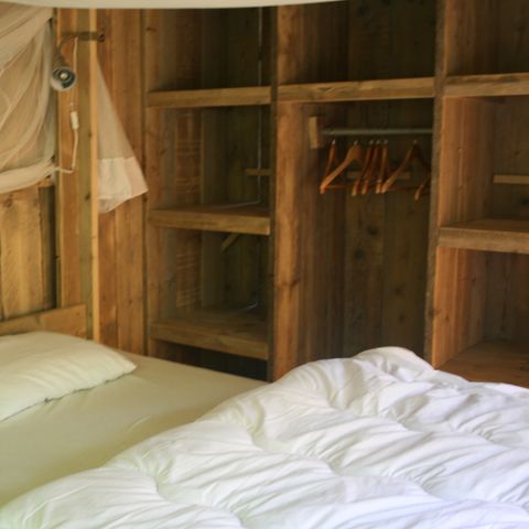 TENTE TOILE ET BOIS 5 personnes - Strandheem lodge glamping avec sanitaires privés