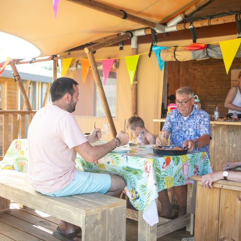 Tente en toile et en bois 7 personnes - De Luxe