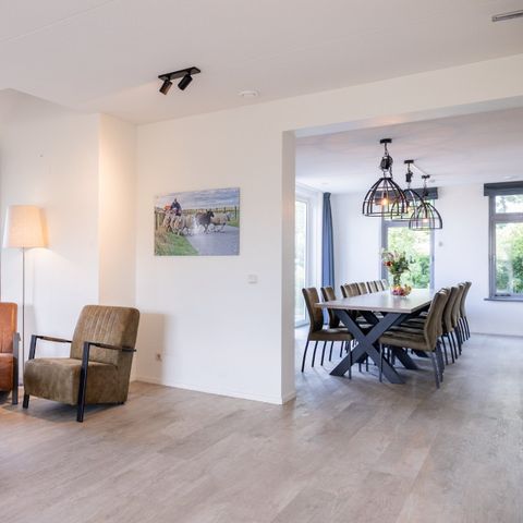 Hébergement pour groupe 16 personnes - Ferme familiale avec piscine intérieure privée et sauna