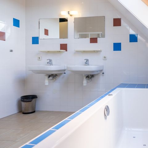 MAISON 10 personnes - Ferme familiale avec piscine intérieure privée et sauna