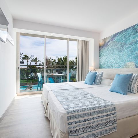 Chambre 2 personnes - Double - Balcon - Vue piscine