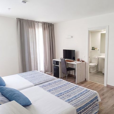 Chambre 3 personnes - Triple - 3 adultes - Balcon