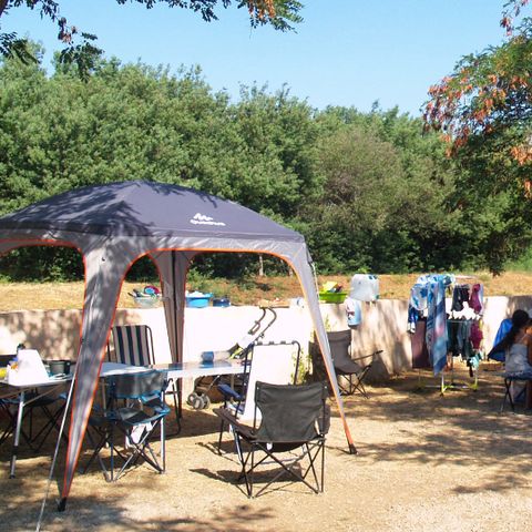 Emplacement - Tente - Caravane ou camping car