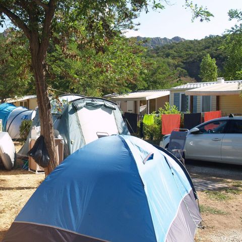 Emplacement - Emplacement moyen pour tente ou camping car