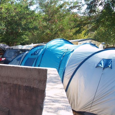 Emplacement - Emplacement moyen tente ou camping car SANS ELECTRICITE