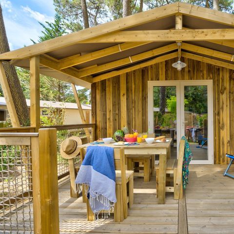 Lodge 4 personnes - Sweetflower - 2 chambres - CONFORT CLIM - 40m² - Clim - TV - Plancha - Terrasse couverte