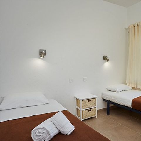 CHALET 6 personnes - Chalet | Comfort | 3 Ch. | 6 Pers. | Terrasse simple | 2 SDB | Clim.