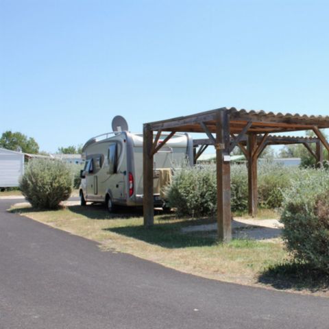 Emplacement - avec tonnelle