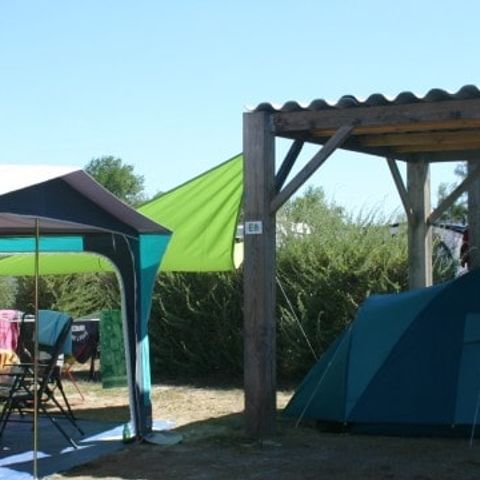 Emplacement - avec tonnelle