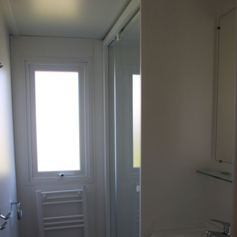 MOBILHOME 8 personnes - Mobil home Eva 40 - 4 chambres 1 sdb - 40m² + terrasse semi couverte