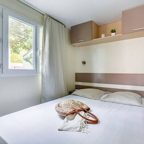 MOBILHOME 4 personnes - Mobil-home | Classic | 2 Ch. | 4 Pers. | Terrasse couverte | 1 SDB