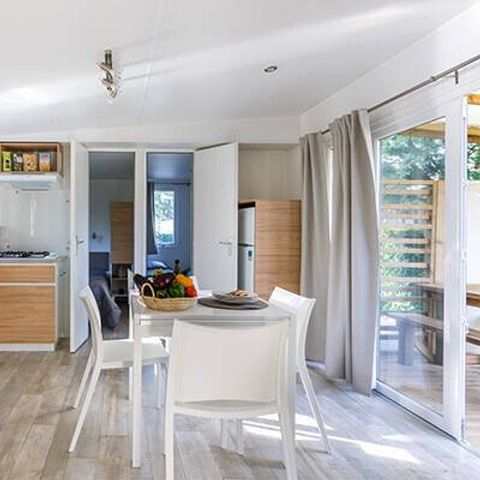 MOBILHOME 8 personnes - Mobil-home | Premium Exclusive | 4 Ch. | 8 Pers. | Terrasse couverte | 1 SDB | Clim. | TV
