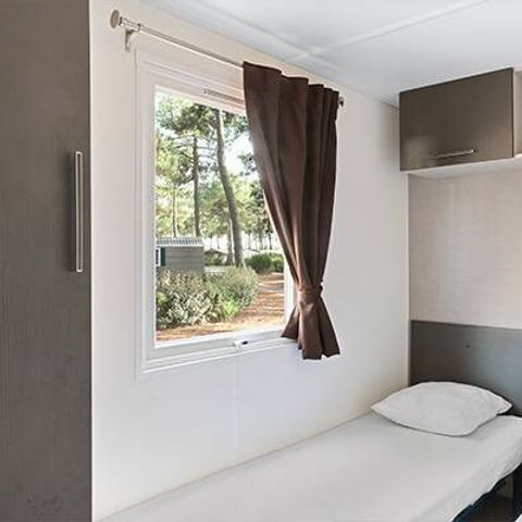 MOBILHOME 6 personnes - Comfort | 3 Chambres | Capacité 6 personnes | Terrasse surélevée| 1 Salle de bain | Climatisation