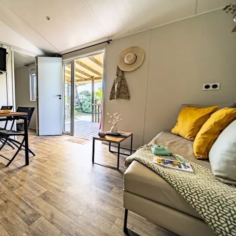 MOBILHOME 4 personnes - Duo Premium 3 Pièces 4 Personnes Jacuzzi + Climatisé + TV 