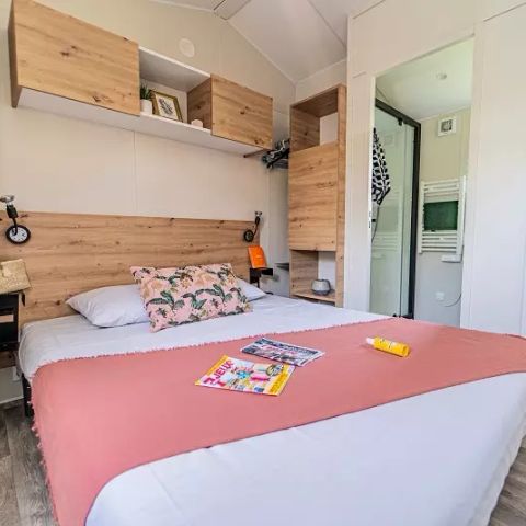 MOBILHOME 4 personnes - Duo Premium 3 Pièces 4 Personnes Jacuzzi + Climatisé + TV 
