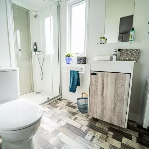 MOBILHOME 6 personnes - Trio Premium 4 Pièces 6 Personnes Jacuzzi + Climatisé + TV