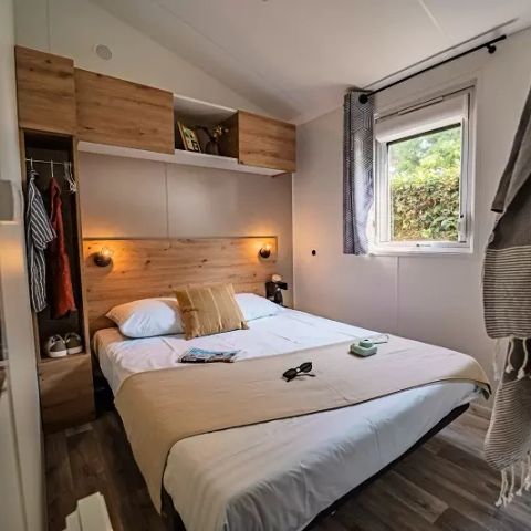 MOBILHOME 8 personnes - Quattro Premium 5 Pièces 8 Personnes Jacuzzi + Climatisé + TV 