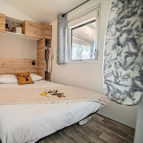 MOBILHOME 8 personnes - Quattro Premium 5 Pièces 8 Personnes Jacuzzi + Climatisé + TV 
