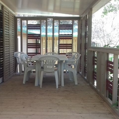 CHALET 7 personnes - Chalet VEGA 32m² (2 chambres), canapé lit dans le salon