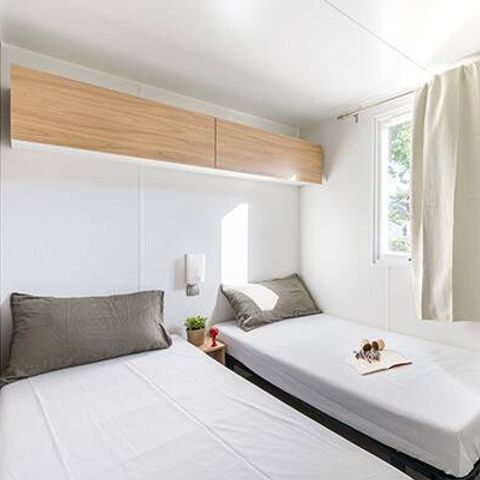 MOBILHOME 6 personnes - Confort | 3 Ch. | 6 Pers. | Terrasse surélevée | 1 SDB | TV
