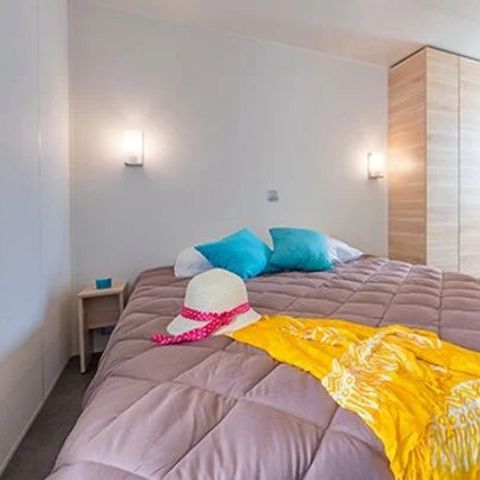 MOBILHOME 4 personnes - Ultimate | 2 Ch. | 4 Pers. | Terrasse surélevée | 2 SDB | Clim. | TV