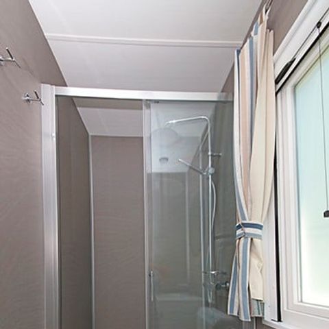 MOBILHOME 6 personnes - Comfort XL | 3 Ch. | 6 Pers. | Terrasse surélevée | 2 SDB | Clim.