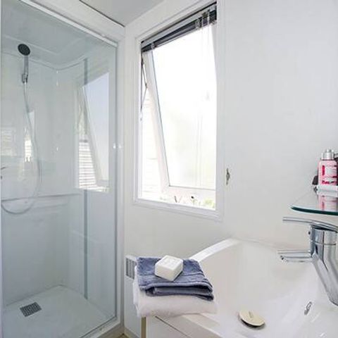 BUNGALOW 4 personnes - Mobil-home | Comfort | 2 Ch. | 4 Pers. | Terrasse surélevée | Clim.