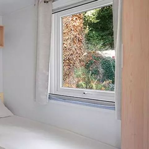 MOBILHOME 4 personnes - Comfort | 2 Ch. | 4 Pers. | Terrasse surélevée | 2 SDB | Clim. | TV