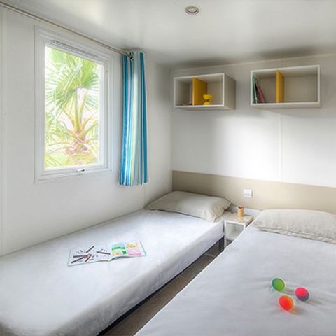 MOBILHOME 6 personnes - Ultimate | 3 Ch. | 6 Pers. | Terrasse surélevée | Jacuzzi | 2 SDB | Clim. | TV