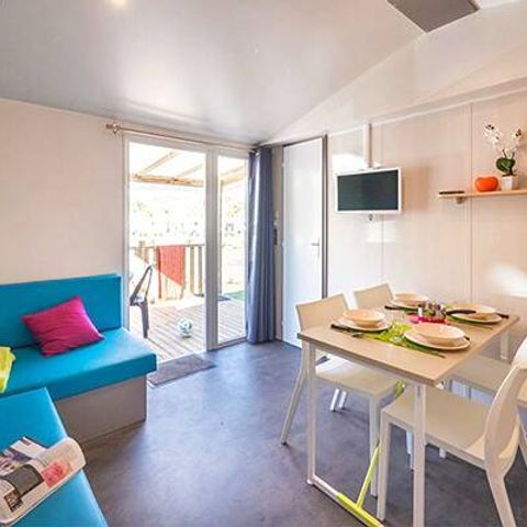 MOBILHOME 4 personnes - Ultimate | 2 Ch. | 4 Pers. | Terrasse surélevée | Jacuzzi | 2 SDB | Clim. | TV