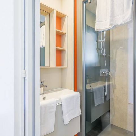 MOBILHOME 6 personnes - Mobil-home | Ultimate | 3 Ch. | 6 Pers. | Terrasse surélevée | 2 SDB | Clim. | TV