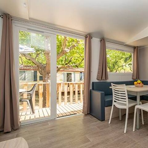 MOBILHOME 6 personnes - Mobil-home | Premium | 3 Ch. | 6 Pers. | Terrasse Lounge | Clim. | TV