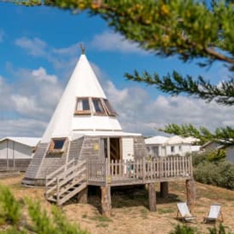 HÉBERGEMENT INSOLITE 5 personnes - Lodge Magic Tipi 5p 1ch