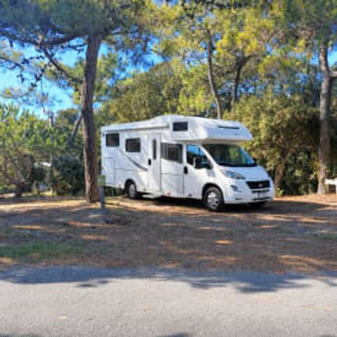 Emplacement - Camping-Car **
