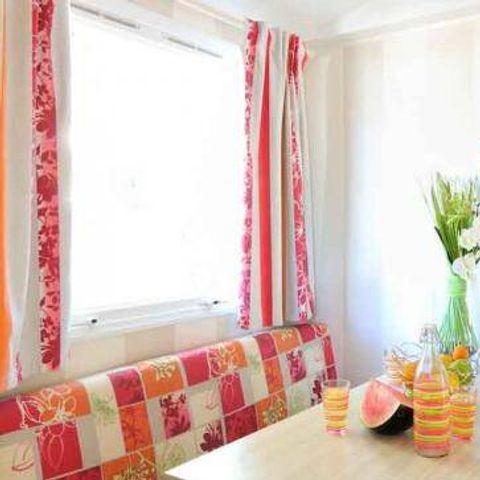 MOBILHOME 4 personnes - Mobil-home | Comfort | 2 Ch. | 4 Pers. | Terrasse surélevée | 1 SDB | Clim.