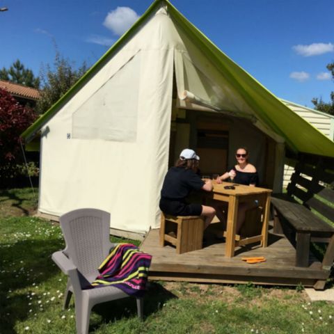Tente en toile et en bois 4 personnes - LODGE SAHARI avec sanitaire privatif