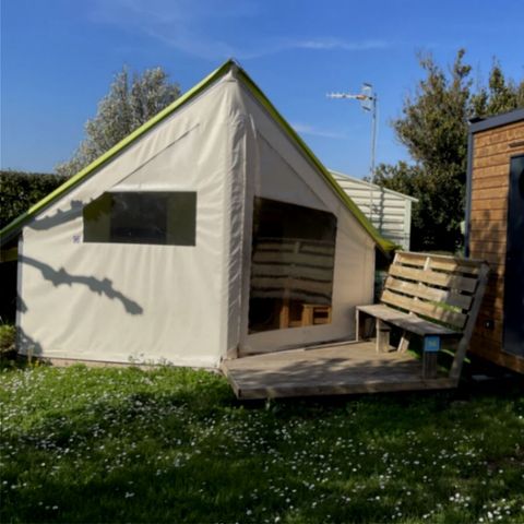 Tente en toile et en bois 4 personnes - LODGE SAHARI avec sanitaire privatif