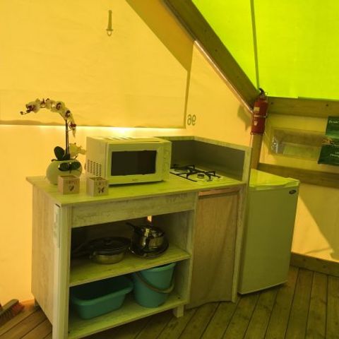 Tente en toile et en bois 4 personnes - LODGE SAHARI avec sanitaire privatif