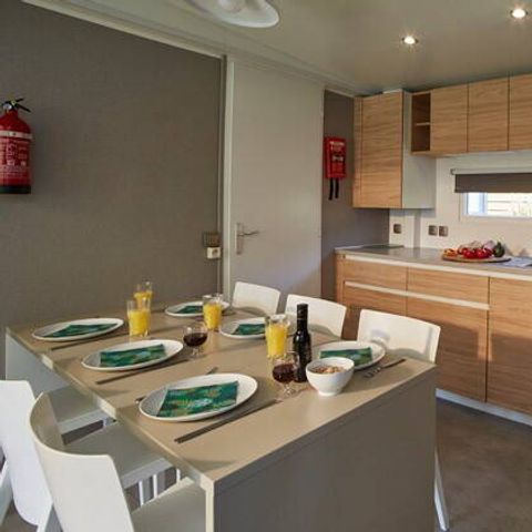 MOBILHOME 6 personnes - Premium | 3 Ch. | 6 Pers. | Terrasse surélevée | 1 SDB | Clim.
