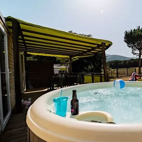 MOBILHOME 6 personnes - Trio Premium 4 Pièces 6 Personnes Jacuzzi + Climatisé + TV