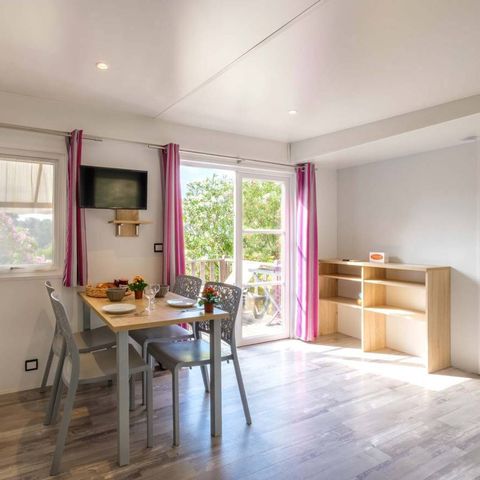 MOBILHOME 4 personnes - Comfort | 2 Ch. | 4 Pers. | Terrasse surélevée | 2 SDB | Clim. | TV