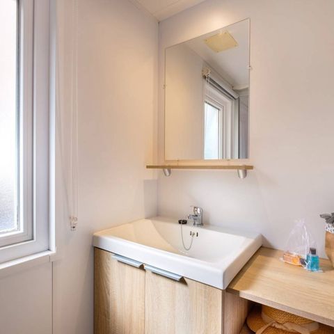 MOBILHOME 4 personnes - Comfort | 2 Ch. | 4 Pers. | Terrasse surélevée | 2 SDB | Clim. | TV