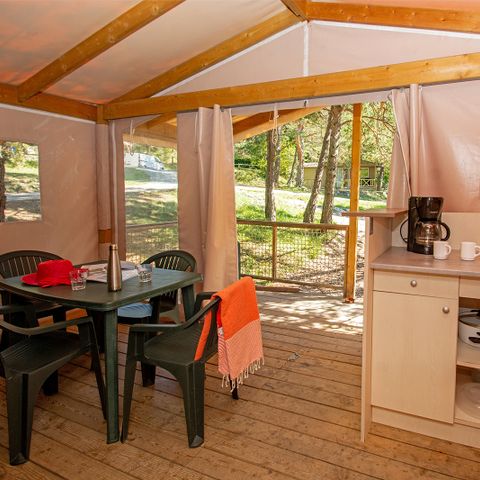 Tente en toile et en bois 5 personnes - Lodge sans sanitaires