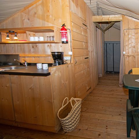 Tente en toile et en bois 5 personnes - Tente lodge premium avec sanitaires 5 personnes
