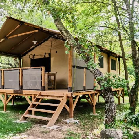 Tente en toile et en bois 5 personnes - Lodge Premium 3 Pièces 5 Personnes Climatisé