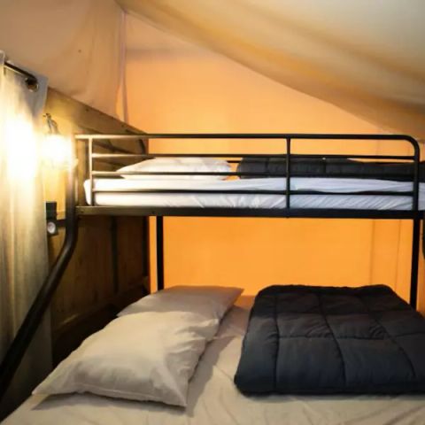 Tente en toile et en bois 5 personnes - Lodge Premium 3 Pièces 5 Personnes Climatisé