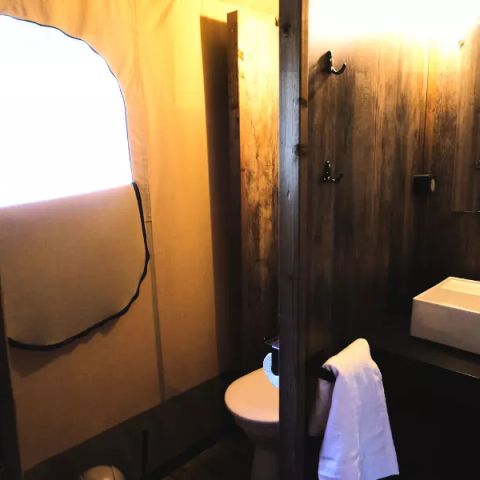 Tente en toile et en bois 5 personnes - Lodge Premium 3 Pièces 5 Personnes Climatisé