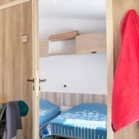 MOBILHOME 4 personnes - Duo TV + PLANCHA