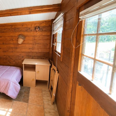 CHALET 2 personnes - Petit Chalet bois dortoir (sans cuisine, ni eau)
